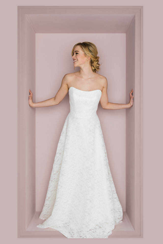 Schulterfreies Brautkleid mit femininer Corsage in toller Spitze – Smilla